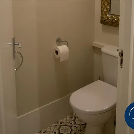 1 The Bookies Modern Apartment, Location Апартаменты Скарборо