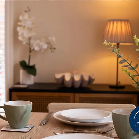 Апартаменты 1 The Bookies Modern Apartment, Location *